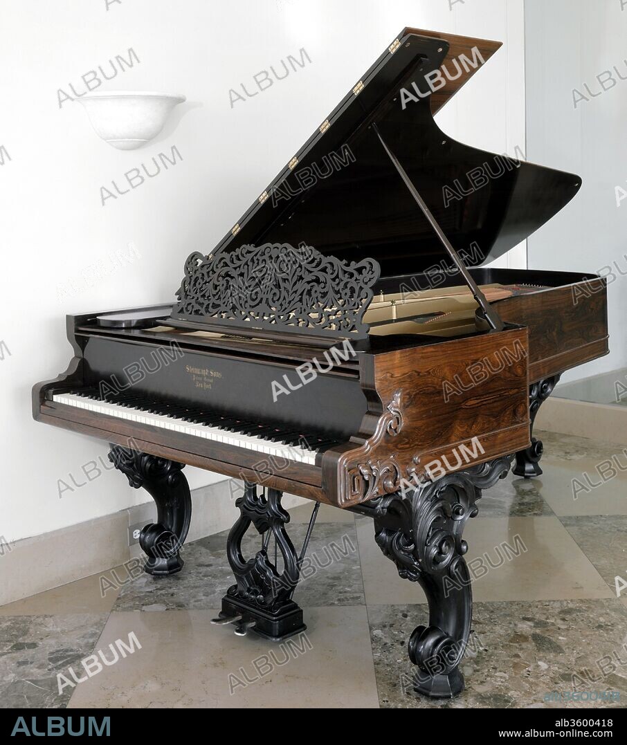 GRAND PIANO - Album alb3600418GRAND PIANO - Album alb3600418  