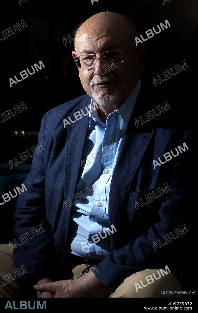 Sevilla, 30/05/2019. Entrevista con el escritor Juan Eslava Galán. Foto: Juan José Úbeda Archsev.