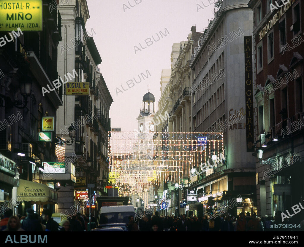 CALLE ARENAL ADORNADA CON LUCES - FOTO AÑOS 90.