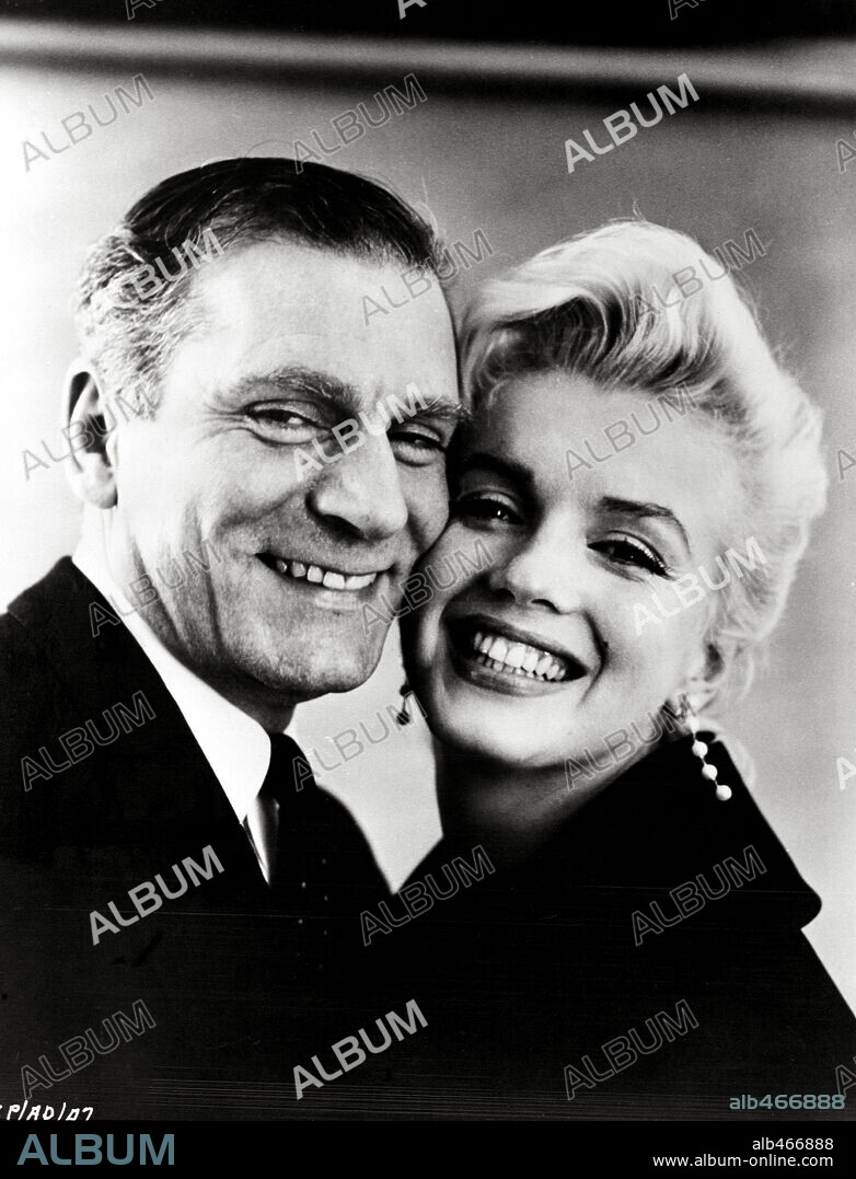 NORMA JEAN BAKER y Laurence Kerr Olivier. LAURENCE OLIVIER y MARILYN MONROE en EL PRÍNCIPE Y LA CORISTA, 1957 (THE PRINCE AND THE SHOWGIRL), dirigida por LAURENCE OLIVIER. Copyright WARNER BROTHERS.