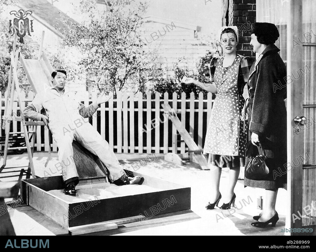 BEULAH BONDI, CARY GRANT and IRENE DUNNE in PENNY SERENADE, 1941, directed by GEORGE STEVENS. Copyright COLUMBIA PICTURES.