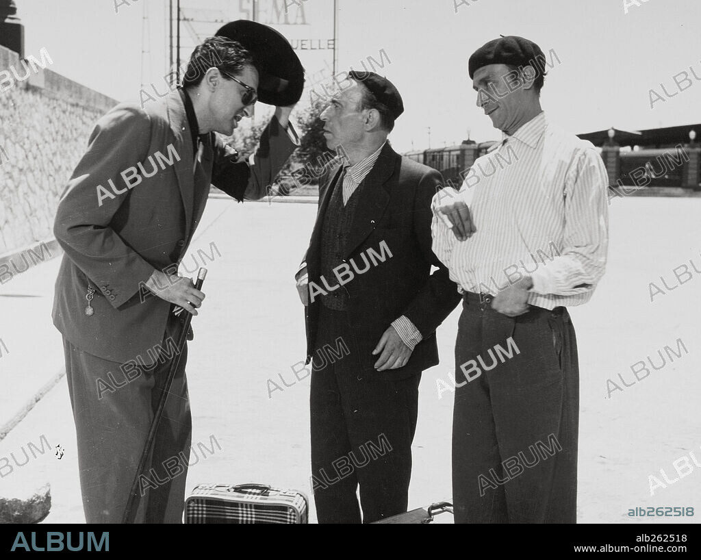 ANTONIO OZORES y TONY LEBLANC en LOS TRAMPOSOS, 1959, dirigida por PEDRO LAZAGA. Copyright AGATA FILMS SA.