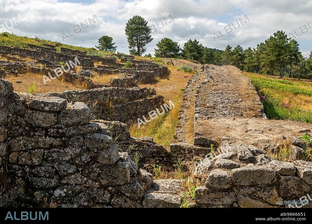 Defensive walls San Cibrao de Las hill fort Castro Culture archeological site, San Amaro, Ourense, Galicia, Spain
