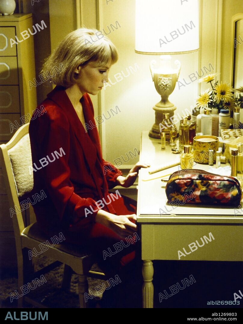 MIA FARROW in ROSEMARY'S BABY, 1968, directed by ROMAN POLANSKI. Copyright PARAMOUNT PICTURES.