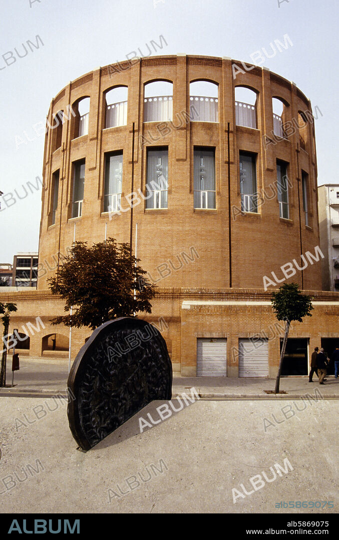 Girona; Plaza de la Constitució: Banco de España.