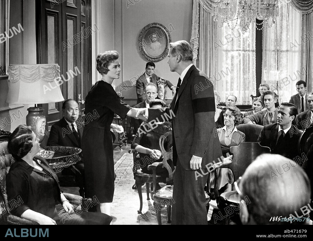 DOROTHY MCGUIRE y KENT SMITH en ESTA TIERRA ES MÍA, 1959 (THIS EARTH IS MINE), dirigida por HENRY KING. Copyright UNIVERSAL PICTURES.