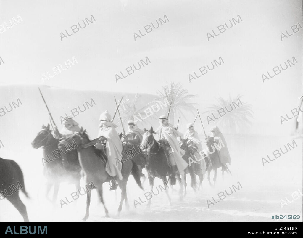 EL JARDÍN DE ALÁ, 1936 (THE GARDEN OF ALLAH), dirigida por RICHARD BOLESLAWSKI. Copyright UNITED ARTISTS.