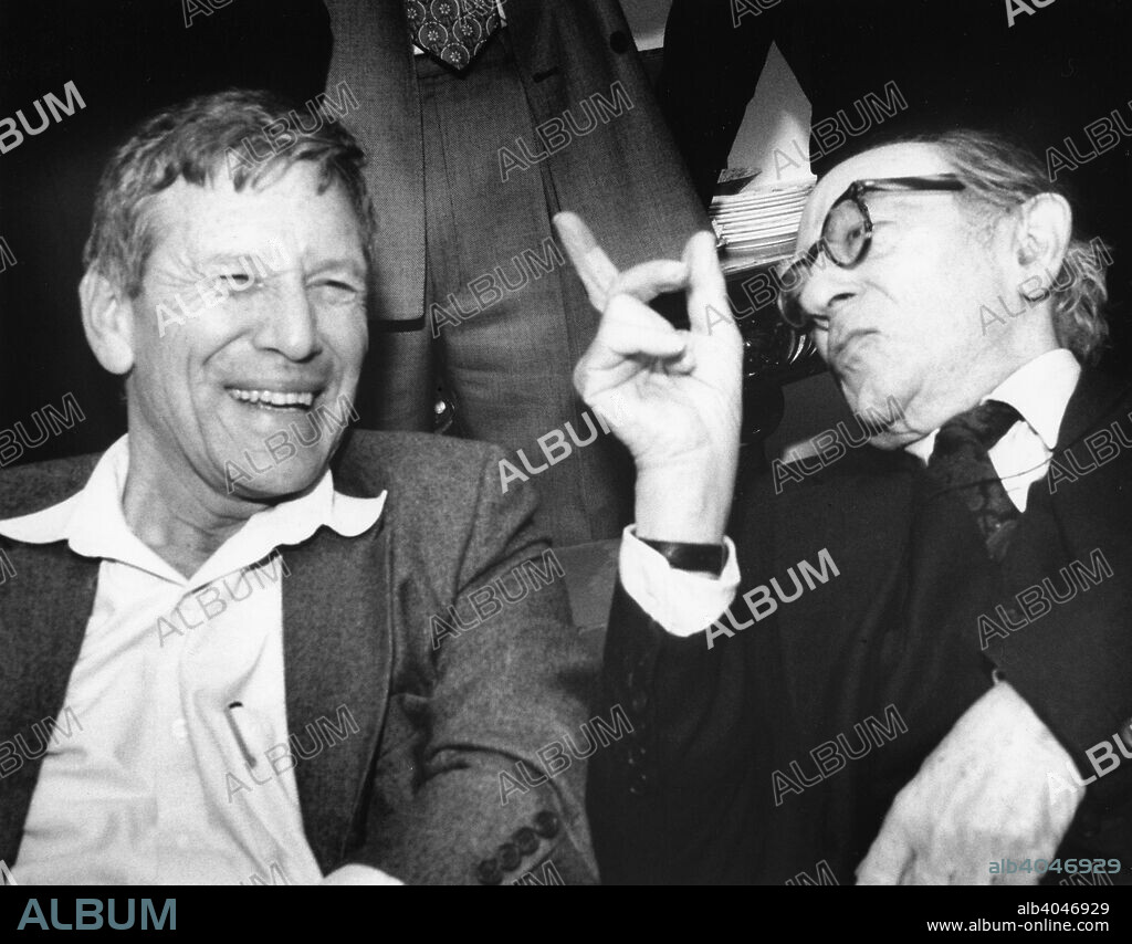 Amos Oz (1939 - ), Israeli writer, 1994 with Sir Isaiah Berlin, Philosopher and political theorist (1909 -1997) .