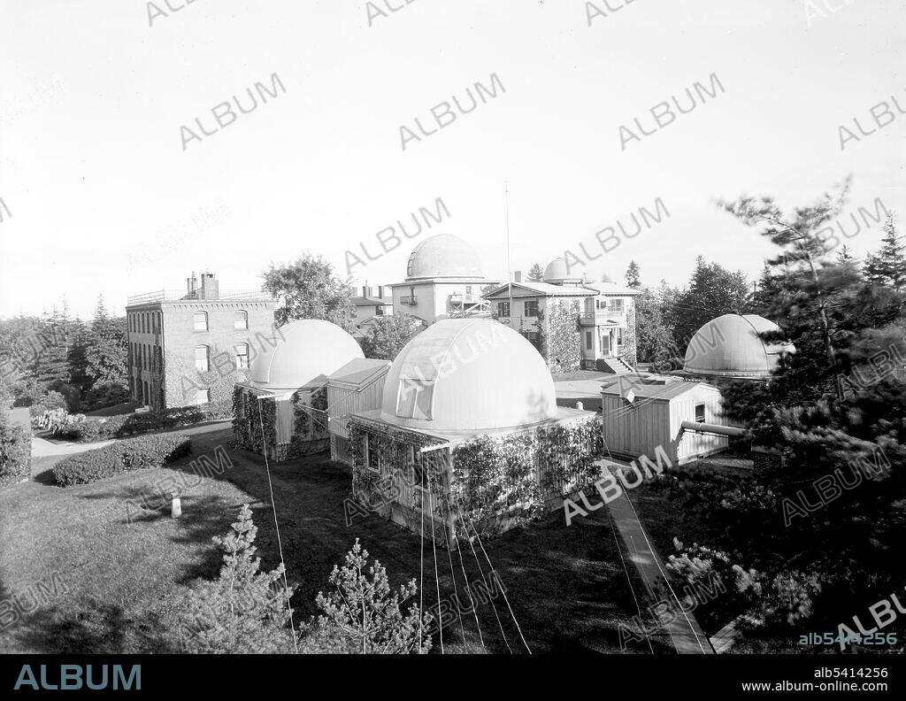 The Harvard College Observatory (HCO) is an institution managing a complex of buildings and multiple instruments used for astronomical research by the Harvard University Department of Astronomy. It is located in Cambridge, Massachusetts, and was founded in 1839. Harvard College Observatory is historically important to astronomy, as many women including Annie Jump Cannon, Henrietta Swan Leavitt, Cecilia Payne-Gaposchkin, and Williamina Fleming performed pivotal stellar classification research. Detroit Publishing Company, 1900 (cropped and cleaned).