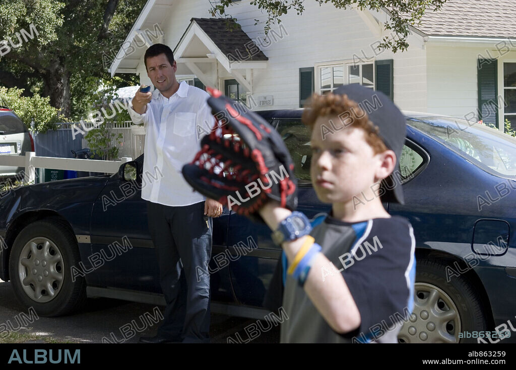 ADAM SANDLER and CAMERON MONAGHAN in CLICK, 2006, directed by FRANK CORACI. Copyright COLUMBIA PICTURES / BENNETT, TRACY.