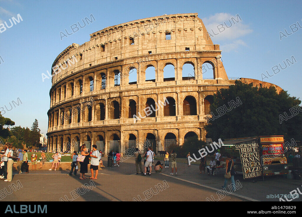 Roman Art. The Colosseum (Coliseum) or Flavian Amphitheatre. Its construction started between 70 and 72 AD under emperor Vespasian. Was completed in 80 AD under emperor Titus.  View outside building. Rome. Italy. Europe.