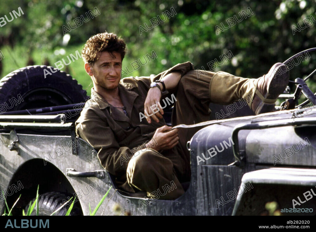 SEAN PENN en LA DELGADA LÍNEA ROJA, 1998 (THE THIN RED LINE), dirigida por TERRENCE MALICK. Copyright 20TH CENTURY FOX.