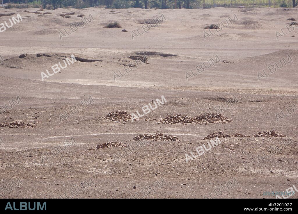 El Kab (Nejab en egipcio), es una localidad que fue la capital del III nomo del Alto Egipto a partir de la dinastía XVIII, durante el Imperio Nuevo.