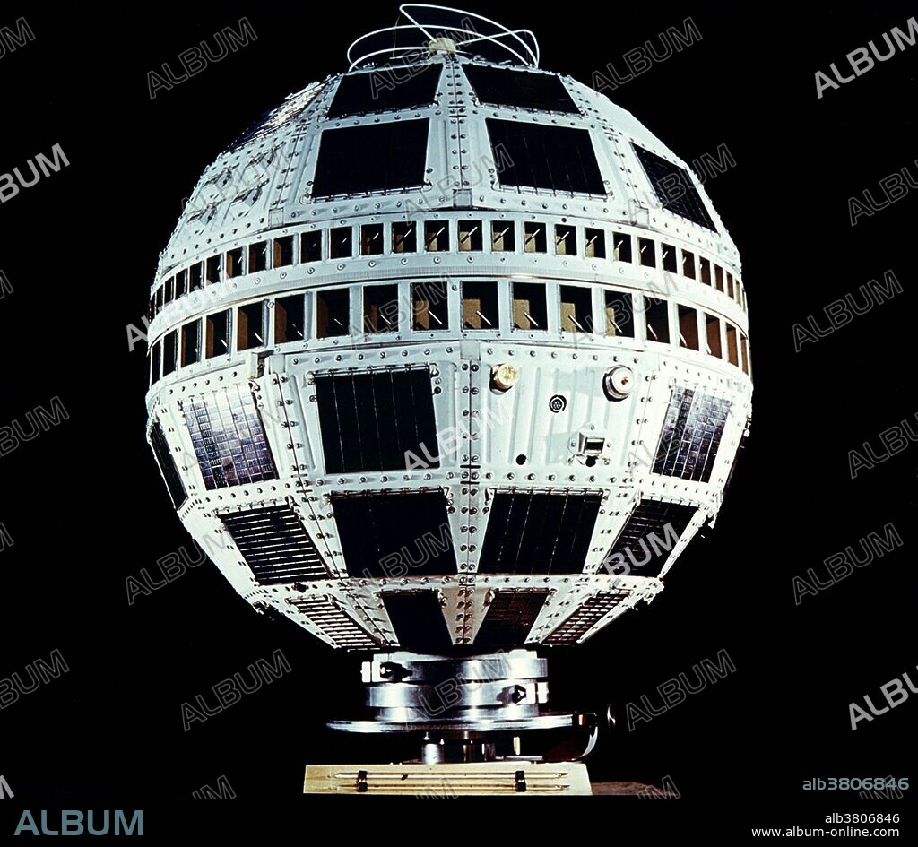 Bell Labs' Telstar I, the world's first communications satellite, was launched in 1962. A sphere roughly a yard in diameter and weighing 175 pounds, Telstar was powered by 3,600 Bell Solar Battery cells and dozens of other innovations from Bell Labs.