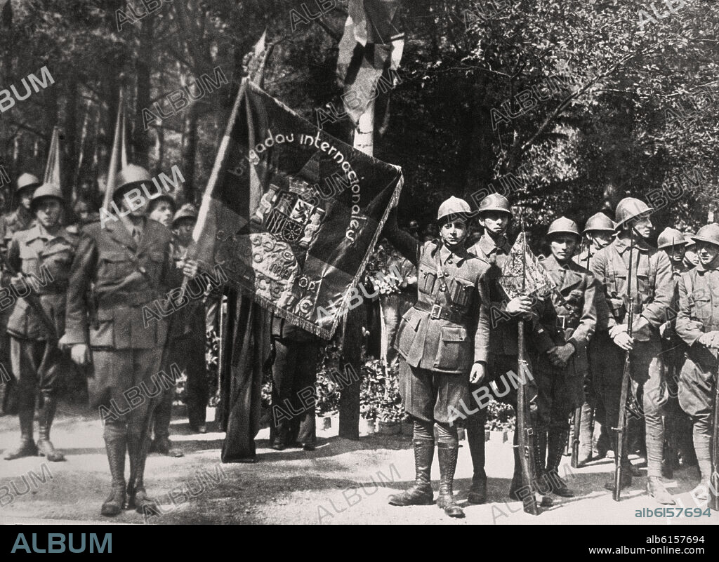 Spanish Civil War (1936-1939). Soldiers from the International Brigade. Soldados de la Brigada Internacional. Civil War 1936.