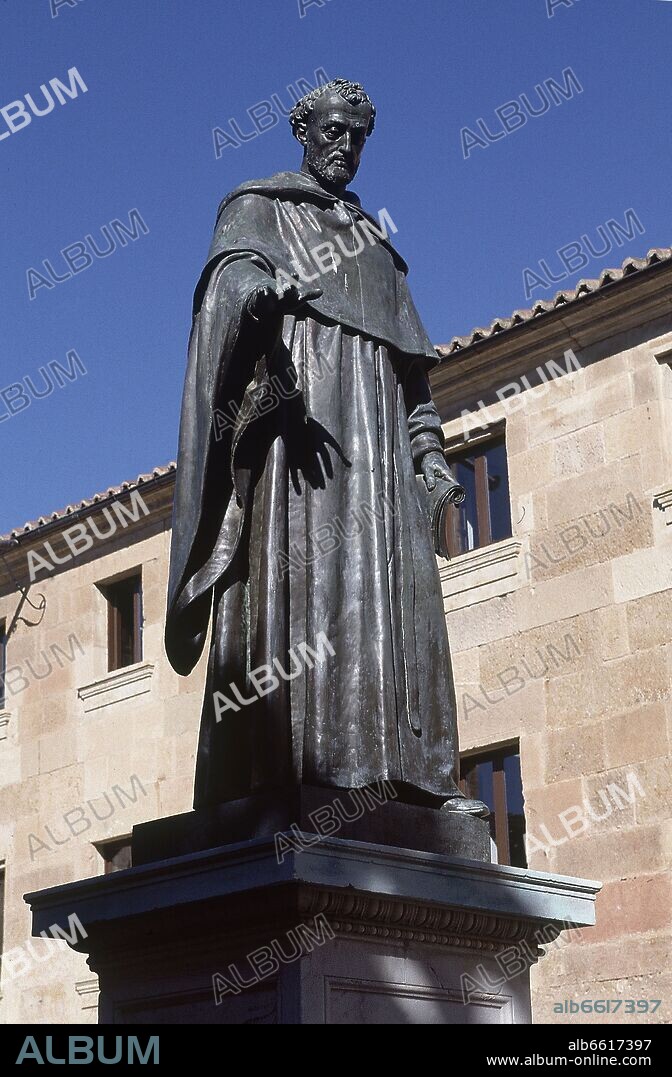 NICASIO SEVILLA Y SANCHEZ (?-1872). ESTATUA DE FRAY LUIS DE LEON EN EL PATIO DE LAS ESCUELAS MAYORES REALIZADA EN 1869.