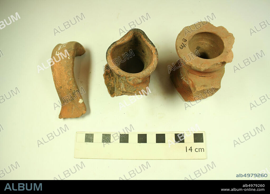 Egypt, border shards, pot, earthenware, 1, 3 x 9 cm, 2, h 6.5 cm, Ø = 3.5, 3, 5.5 x 4.5 cm, Ø = 4, 4, h, 7 cm, Ø = 3.5, 5, h 2.5 x4 cm, Ø = 2, 6, 6 x 7 cm, Ø = 8, 7, 5 x 6.5 cm, Ø = 3, 8, 6 x, 6.5 cm, Ø = 7, 9, 4 x 3.5 cm, Ø = 4, 10, 6 x 7 cm, Ø = 12, Meroitic Period, 2nd-4th century AD, Egypt.