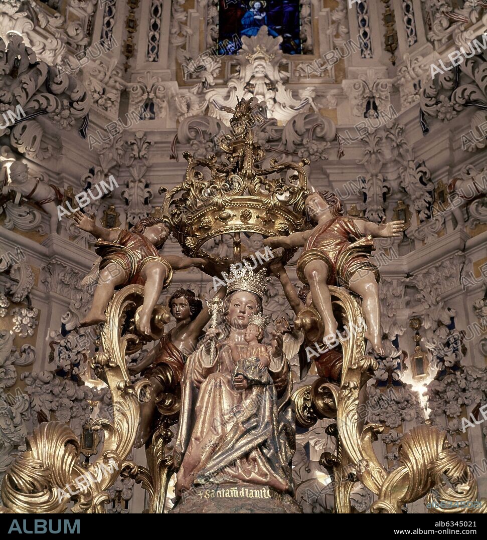 IMAGEN DE LA VIRGEN DE LA VICTORIA REGALADA A FERNANDO EL CATOLICO POR EL EMPERADOR MAXIMILIANO I - SIGLO XV.