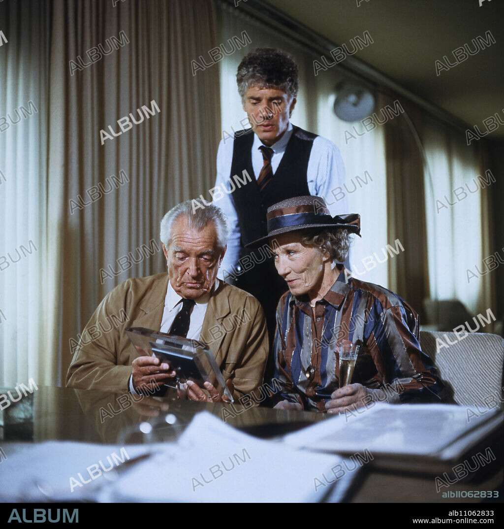 Jakob and Adele, television series, Germany 1981 - 1989, episode: "A very personal matter", actors: Carl Heinz Schroth, Matthias Ponnier, Brigitte Horney.