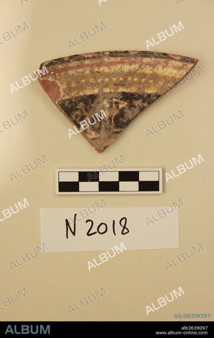 Ceramic fragment. Dimensions: D 10 cm x H 3.8 cm. Date: 8th-12th century.