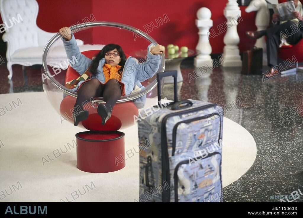 AMERICA FERRERA in UGLY BETTY, 2006. Copyright TOUCHSTONE TELEVISION.