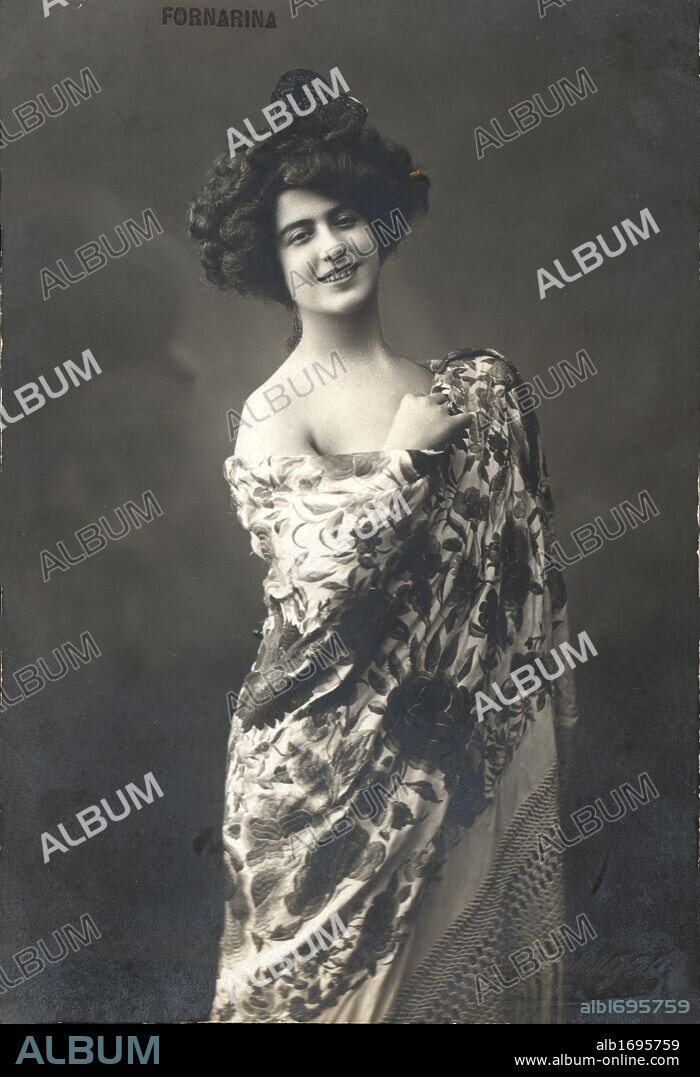 Consuelo Bello, llamada "La Fornarina" (1875-1915). Cupletista, cantante ligera española.