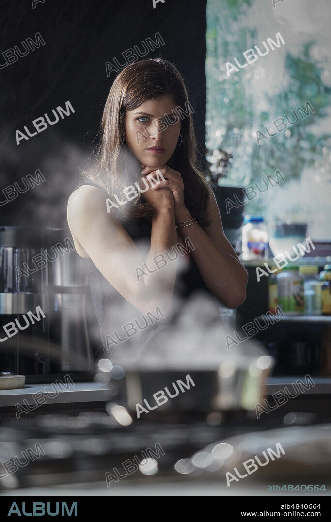 ALEXANDRA DADDARIO in WHY WOMEN KILL, 2020, directed by MARC CHERRY. Copyright IMAGINE ENTERTAINMENT / CBS TELEVISION STUDIOS.