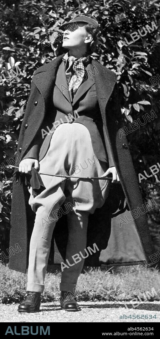 Fashion. 1930-1940.