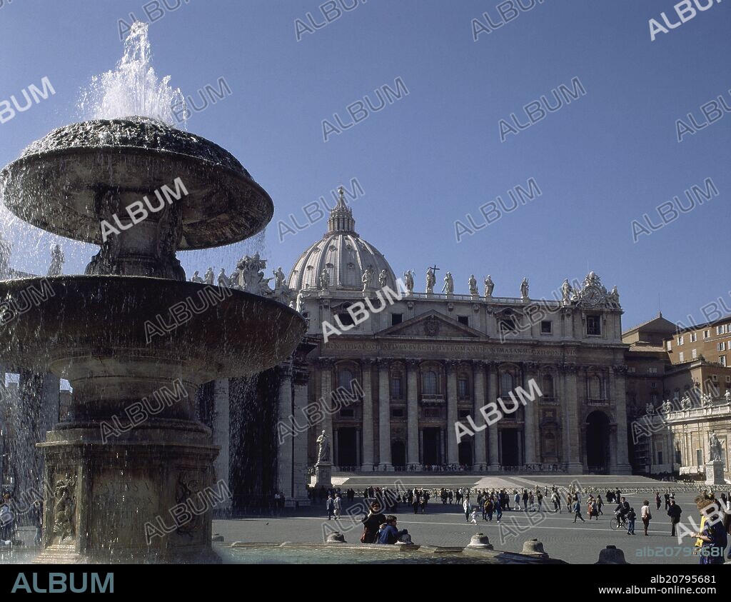 CARLO MADERNO. PLAZA DE SAN PEDRO - FUENTE Y FACHADA DE LA BASILICA.