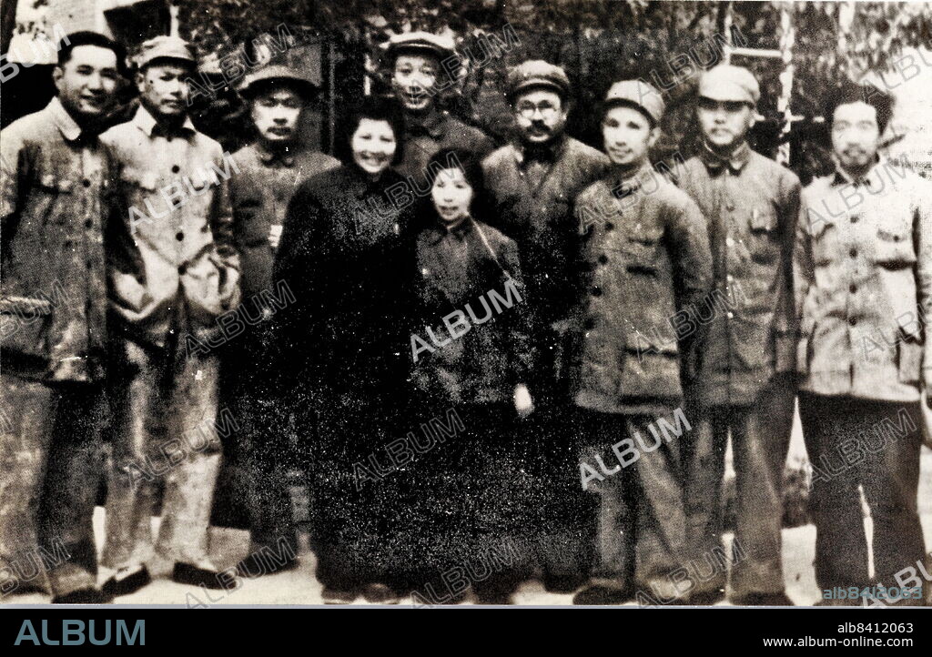 Ren Bishi, Chen Yi, Li Xiannian, Su Yu and other in Shijiazhuang. Ren Bishi was a military and political leader in the early Chinese Communist Party. In the early 1930s,.