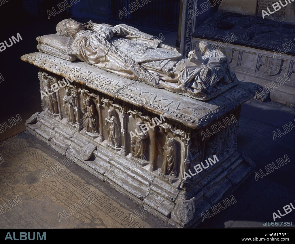GIL DE SILOE. SEPULCRO DE ALABASTRO DE DON ALONSO DE CARTAGENA EN LA CAPILLA DE LA VISITACION - 1490/95 - GOTICO.