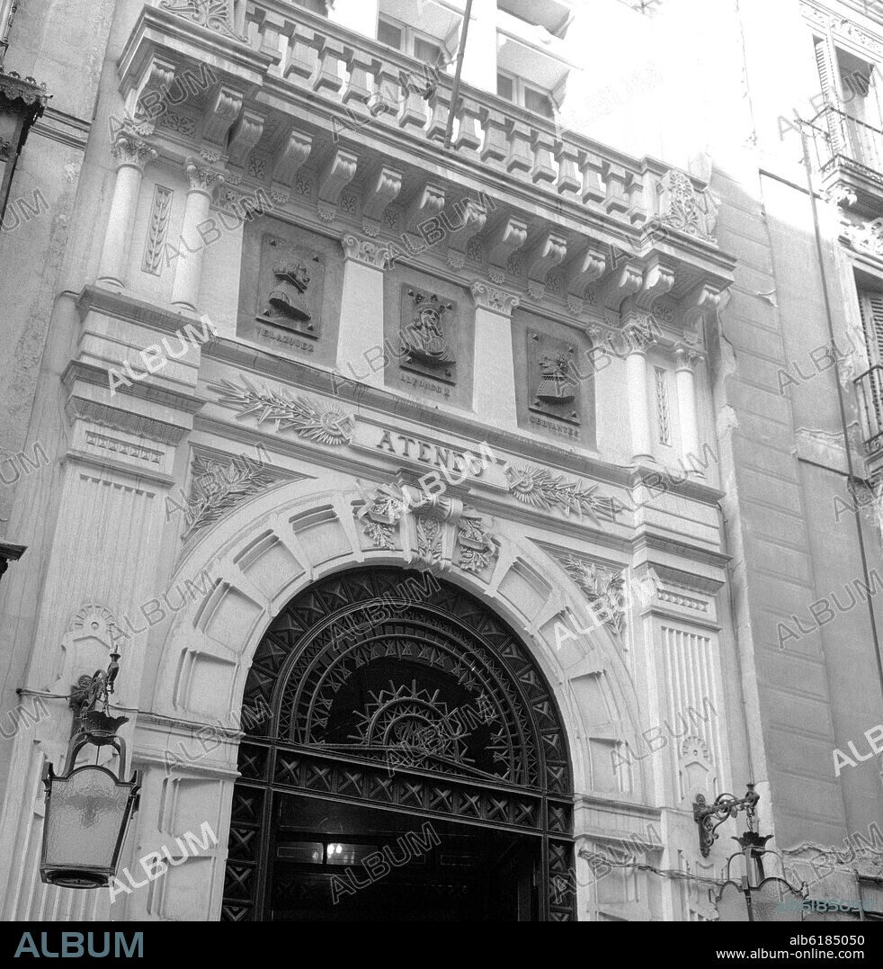 ENRIQUE FORT 1853-1908 Y LUIS DE LANDECHO. PORTADA DEL EDIFICIO FORT Y LANDECHO - SEDE DEL ATENEO DE MADRID - 1882 - CALLE DEL PRADO Nº 21 - AÑOS 60 -.