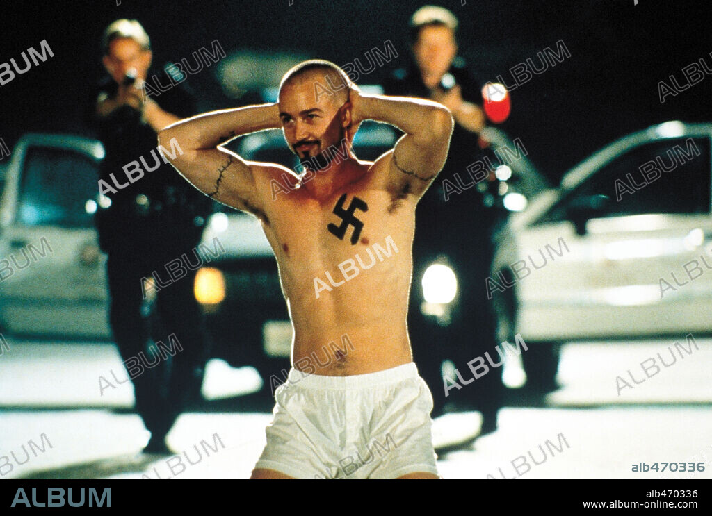 EDWARD NORTON en AMERICAN HISTORY X, 1998, dirigida por TONY KAYE. Copyright NEW LINE CINEMA.