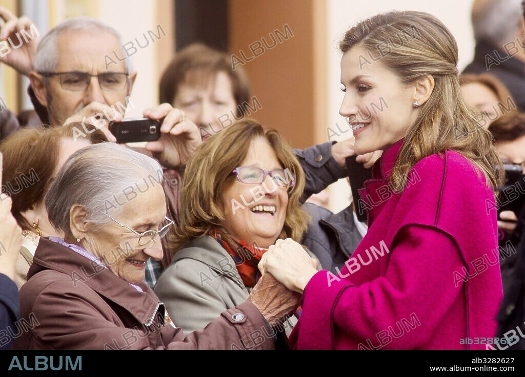 CROWN PRINCESS LETIZIA OF SPAIN. October 22, 2016 - Los Oscos, Asturien, Spanien - Knigin Letizia von Spanien beim Besuch die Region Los Oscos, die 2016 als schnste Gegend von Asturien geehrt wurde. Los Oscos, 22.10.2016. 22/10/2016