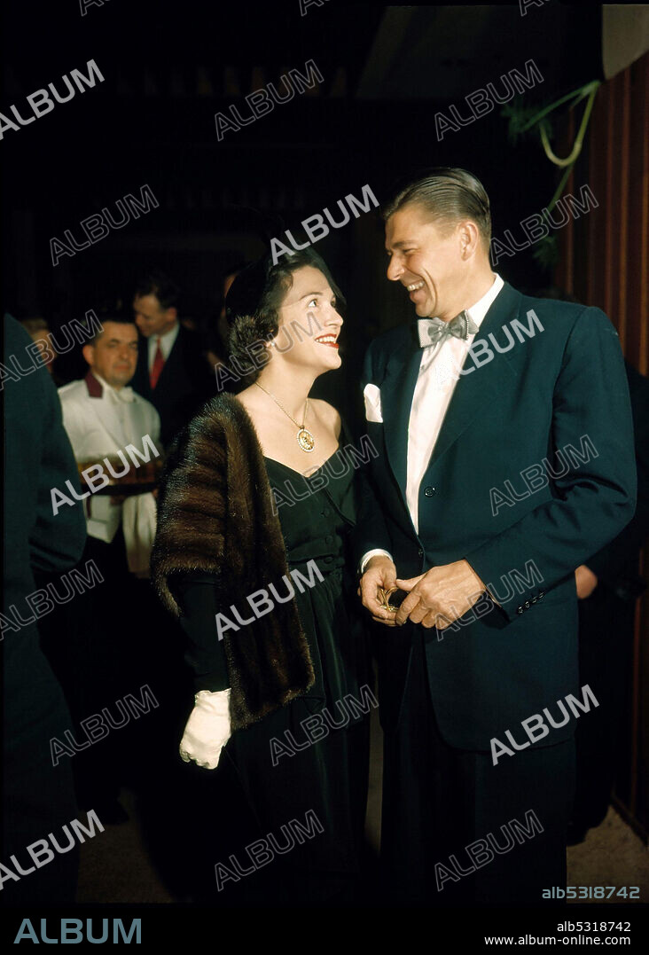 NANCY REAGAN et RONALD REAGAN dans THE REAGANS, 2020, réalisé par MATT TYRNAUER. Copyright Altimeter Films.