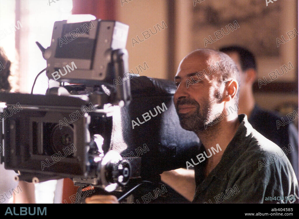 CEDRIC KLAPISCH en UNA CASA DE LOCOS, 2002 (L' AUBERGE ESPAGNOLE), dirigida por CEDRIC KLAPISCH. Copyright CE QUI ME MEUT/MATE PRODUCTION/CASTELAO PRODUCTIONS / PLON, JEROME.