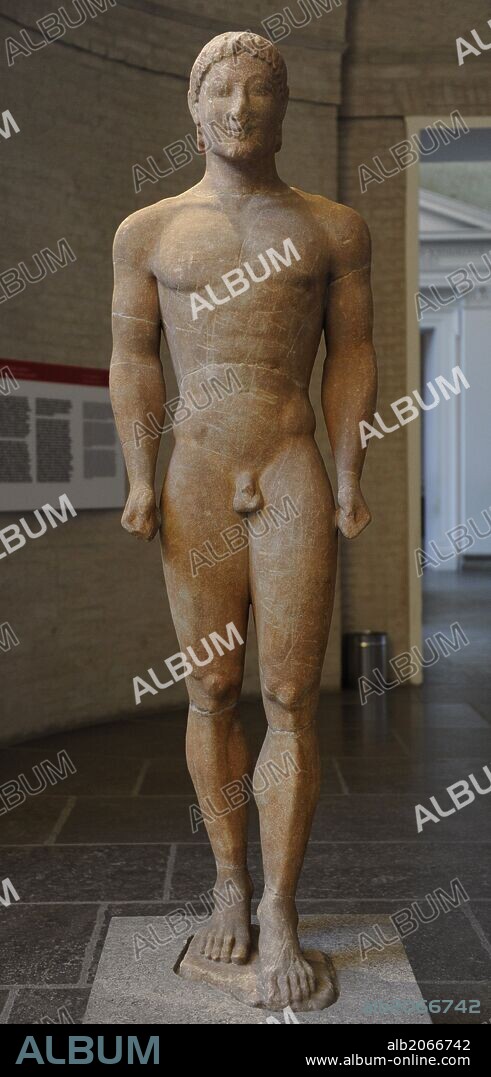 ARTE GRIEGO. ESTILO ARCAICO. GRECIA. Kouros de Munich. Alrededor del 540 a. C. Estatua de un joven. Glyptothek. Munich. Alemania. Europa.