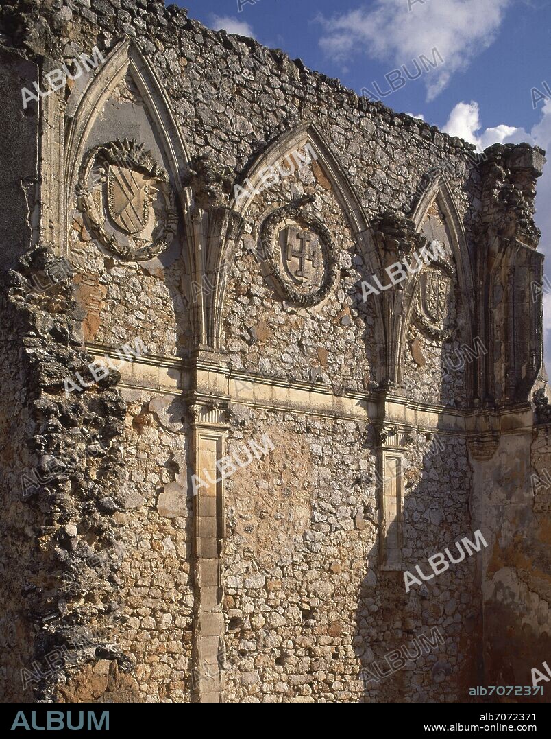 LORENZO VAZQUEZ DE SEGOVIA-ARQUITECTO RENACENTIS. RUINAS - DETALLE DEL ABSIDE DE LA IGLESIA 1489/1508 - RENACIMIENTO ESPAÑOL.