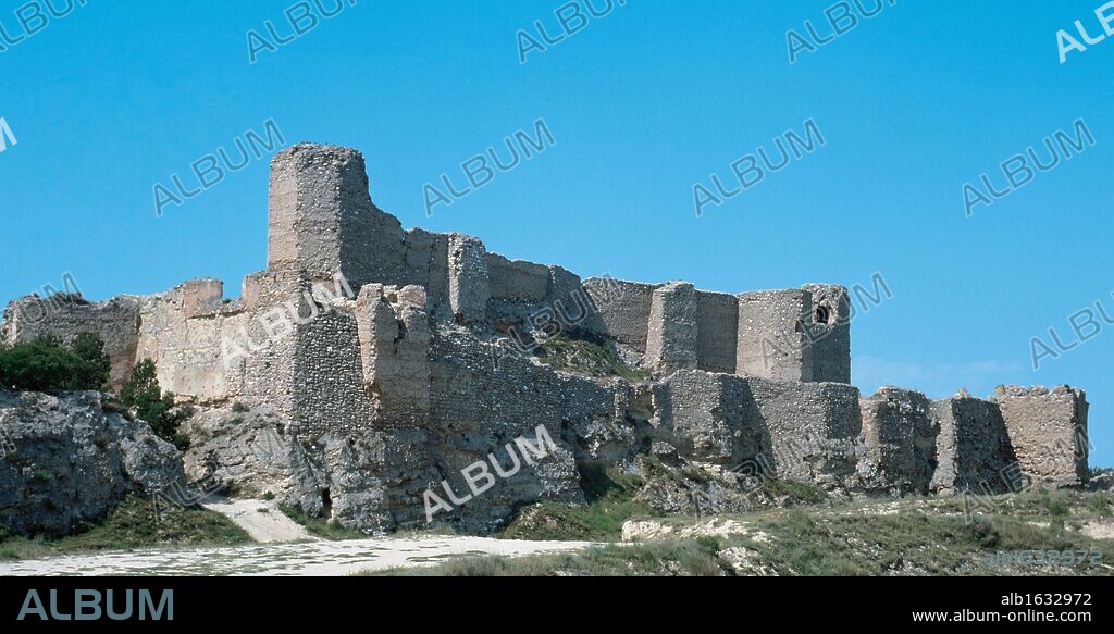 ARTE ISLAMICO. ESPAÑA. CASTILLO DE "KALAT AYUB". Fortificación árabe del s. VIII, edificada por AYUB en la cima de un monte desde el que se domina la vega del río Jalón. CALATAYUD. Provincia de Zaragoza. Aragón.