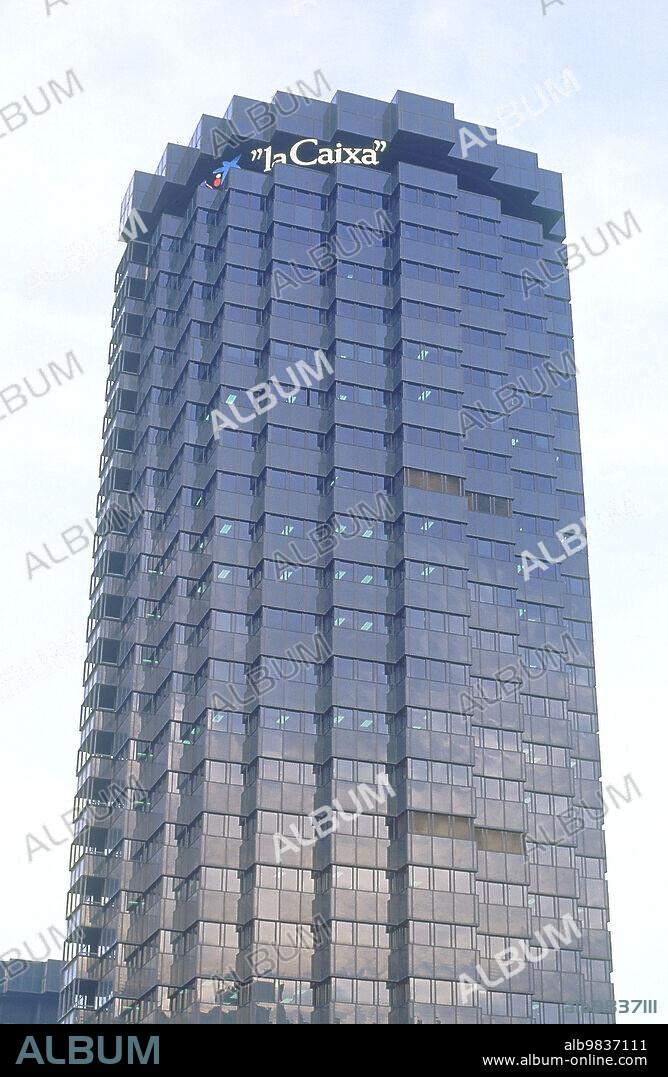 EDIFICIO DE LA CAIXA - FOTO AÑOS 80.