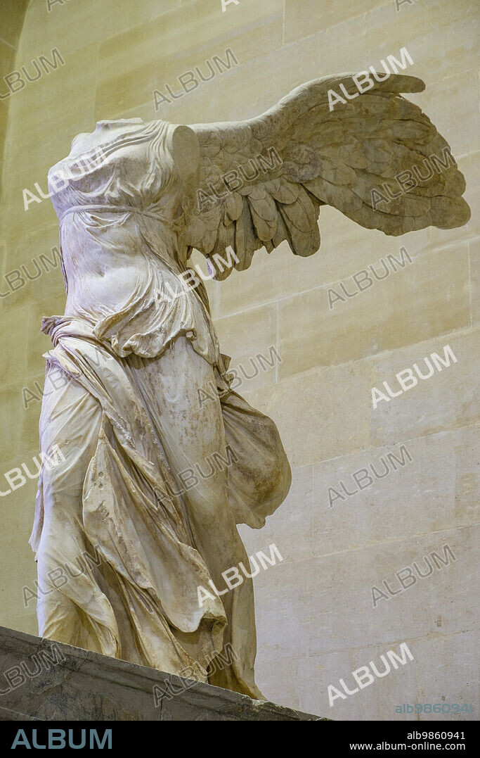 Victoria de Samotracia, escuela rodia del período helenístico, siglo II antes de Cristo, Museo del Louvre,museo nacional de Francia, Paris, France,Western Europe.