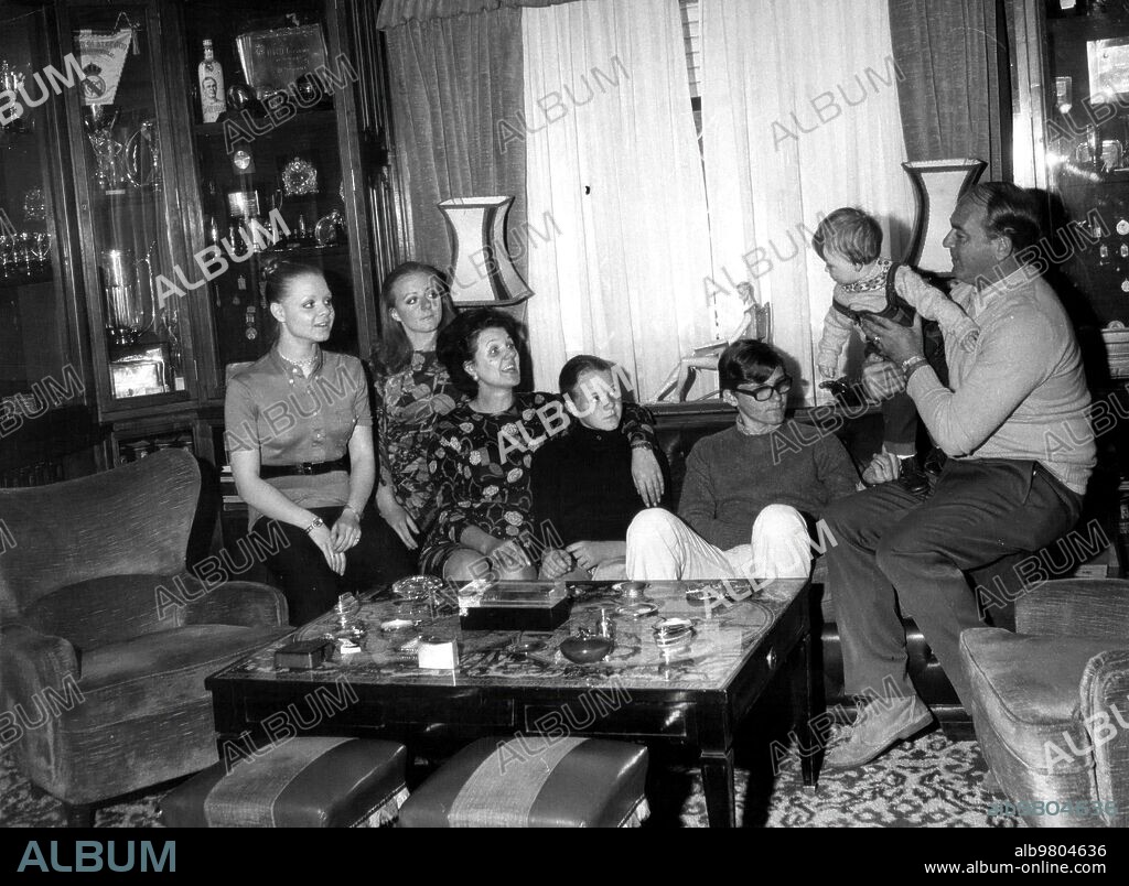 March 1970. Alfredo Di Stefano with his wife and five children: Nanette, Silvana, Alfredo, Elena and Sofía.