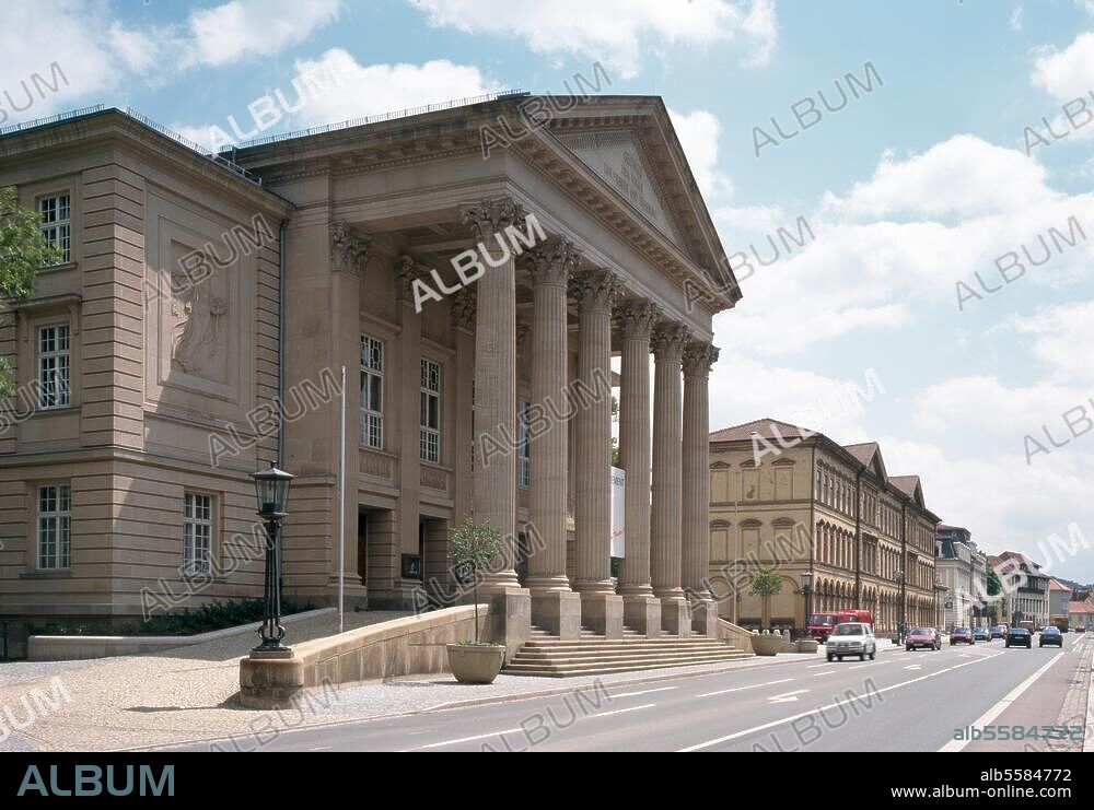 Meiningen (Thuringia), Theatre - form. herzogliches Hoftheater. (built 1908-09 under Duke Georg II of Saxe-Meiningen; Arch.: Karl Behlert). Exterior. Photo (Florian Monheim).
