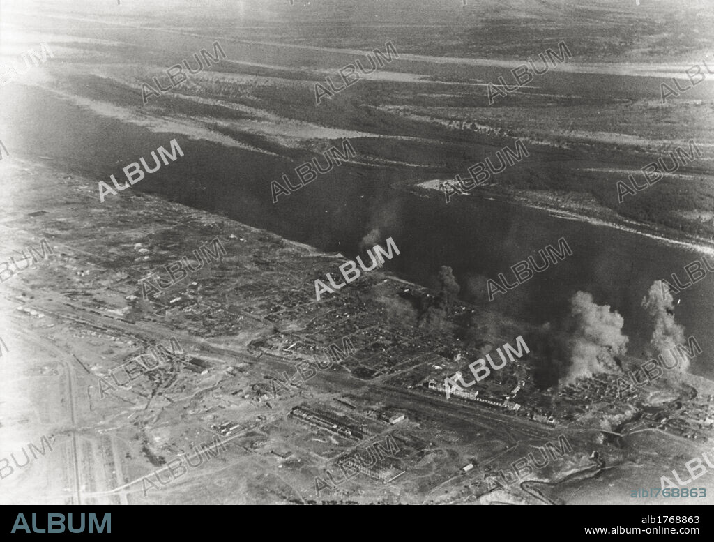 Aerial view of Stalingrad. Aerial view of Stalingrad, present Volgograd, during the attack carried out by ground artillery and by the Luftwaffe. Stalingrad, September 1942.