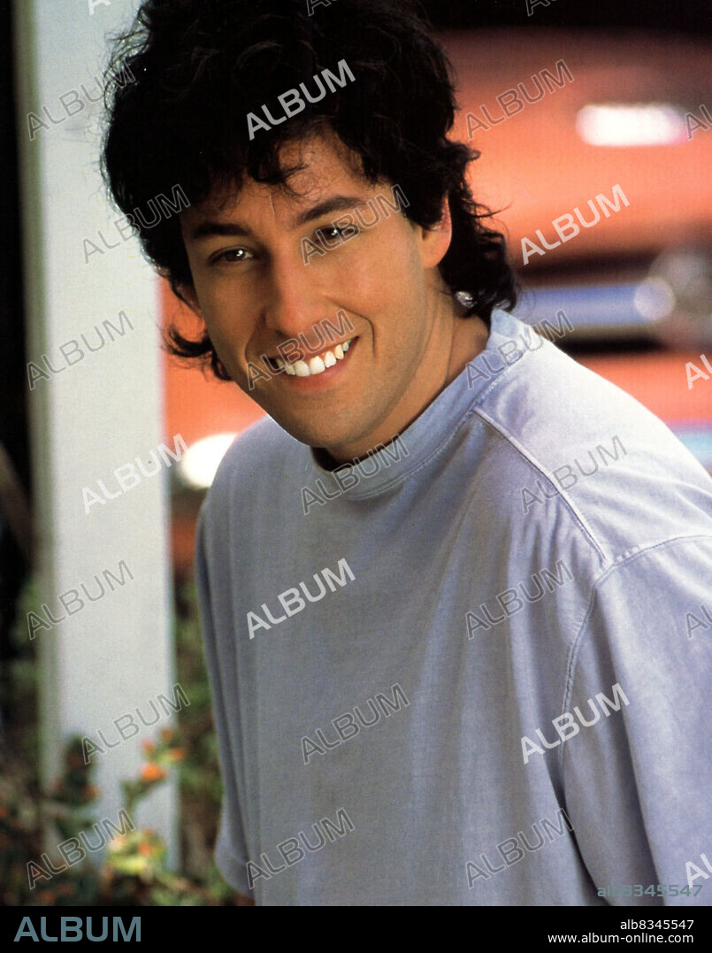 ADAM SANDLER en EL CHICO IDEAL, 1998 (THE WEDDING SINGER), dirigida por FRANK CORACI. Copyright NEW LINE CINEMA.