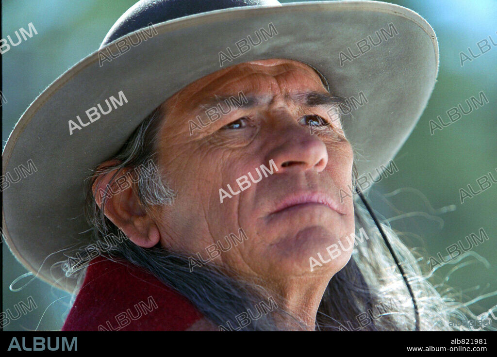 TOMMY LEE JONES en DESAPARICIONES, 2003 (THE MISSING), dirigida por RON HOWARD. Copyright COLUMBIA PICTURES.