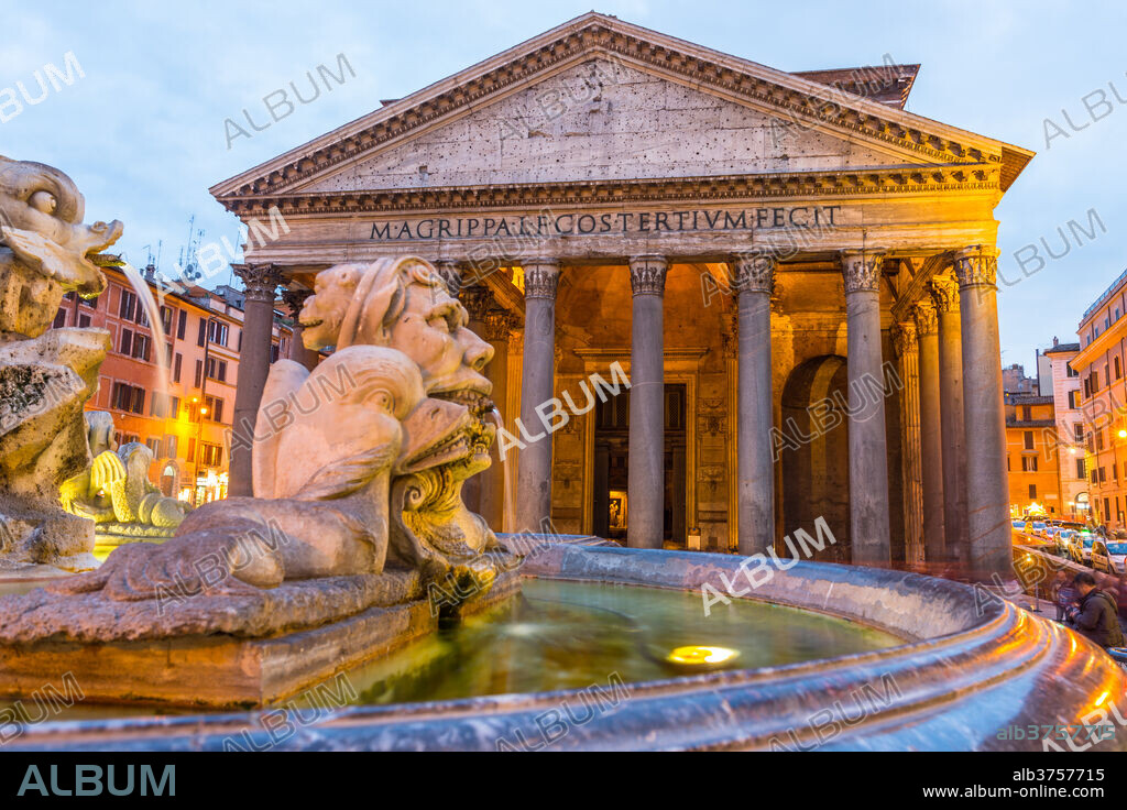 Fontana del Pantheon at dusk, with the Pantheon, UNESCO World Heritage Site, on the Piazza della Rotonda, Rome, Lazio, Italy, Europe.