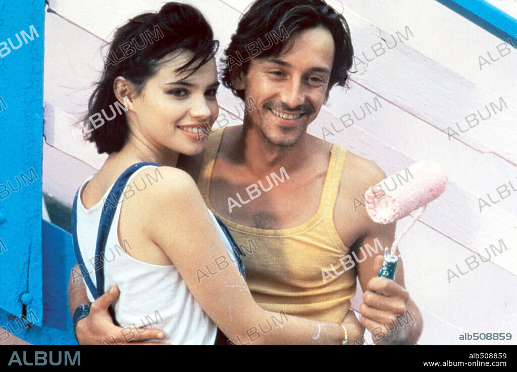 BEATRICE DALLE and JEAN-HUGUES ANGLADE in BETTY BLUE, 1986 (37°2 LE MATIN), directed by JEAN-JACQUES BEINEIX. Copyright CONSTELLATION-CARGO/ALIVE.