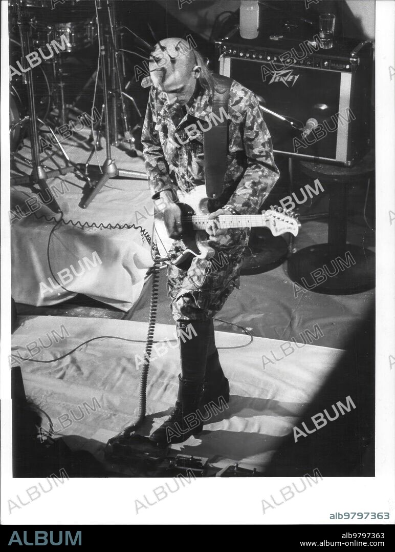 28 enero 1983. Enrique Sierra, durante un concierto de radio futura.