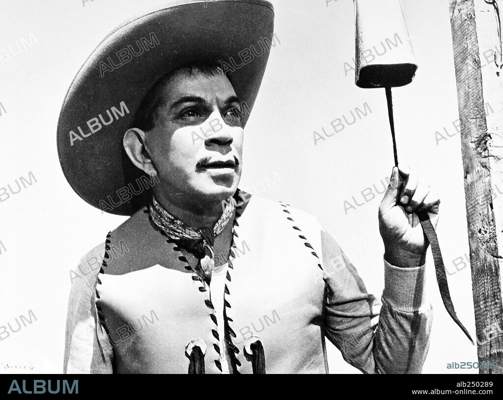 CANTINFLAS in WITH MY GUNS, 1968 (POR MIS PISTOLAS), directed by MIGUEL M. DELGADO. Copyright POSA FILMS, S.A.